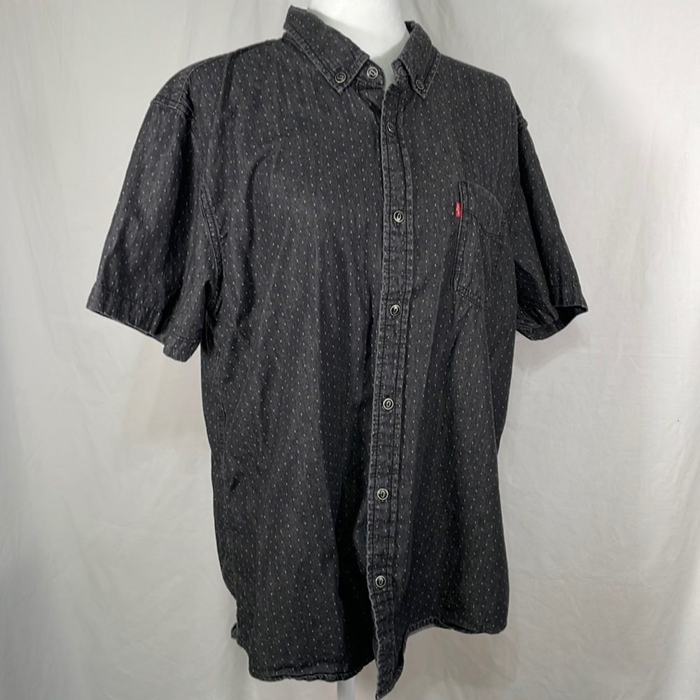 Levi’s Classic Men’s Standard Fit Shirt